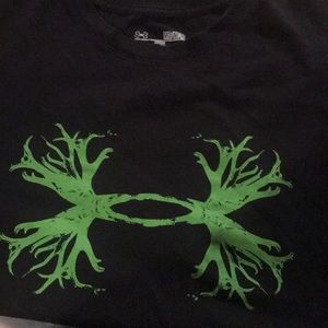 Under armour t shirt